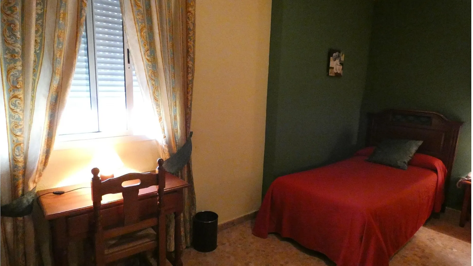 Hotel Arunda II Ronda 2*,